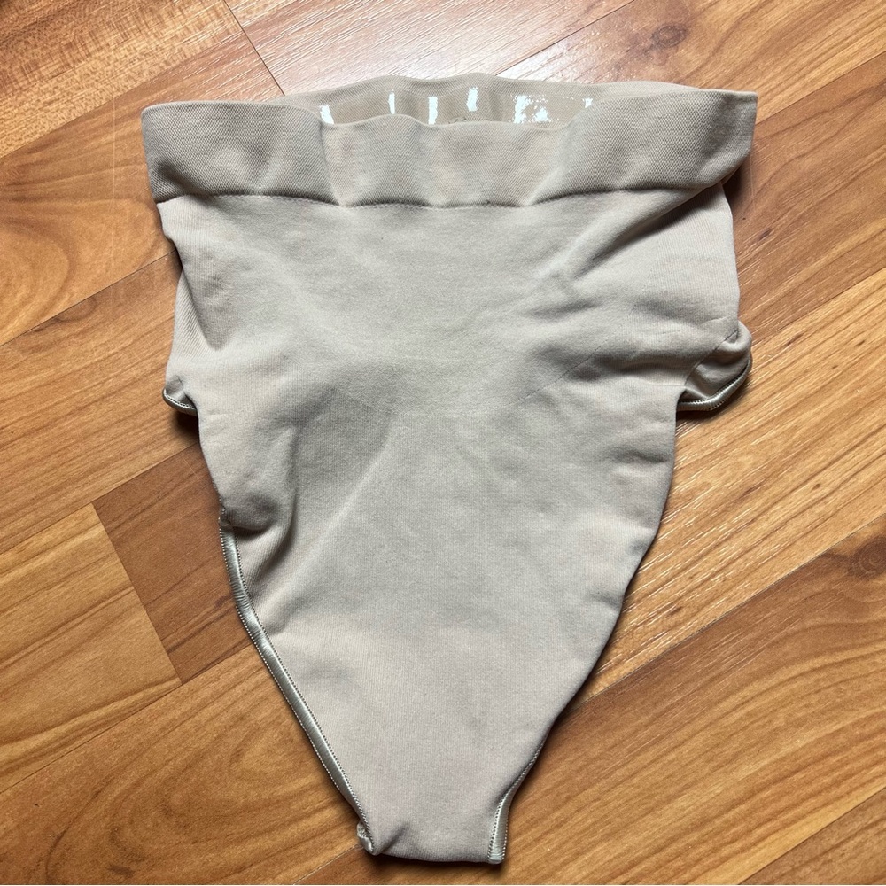 SKIMS SEAMLESS SCULPT MID WAIST THONG NWOT - MICA